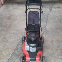tagliaerba con trazione e 135 di cc. honda.