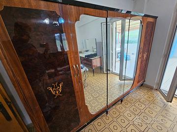 Set mobili anni 60 in legno laccato