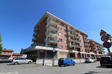 4 LOCALI A CASTELLAMONTE