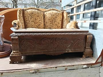 cassapanca antica intarsiata provenienza casa bene