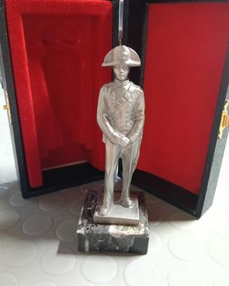 Statuetta Carabiniere in grande uniforme metallo