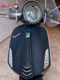 Vespa Primavera 125 cc completa di accessori
