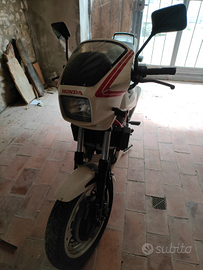 Honda VF400F