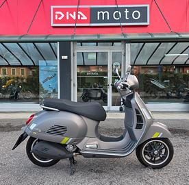 Piaggio Vespa 300 GTS hpe Supertech