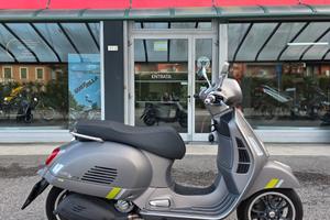 Piaggio Vespa 300 GTS hpe Supertech