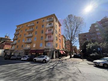 Appartamento di 115 m² con 4 locali a Bologna