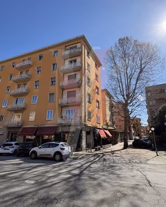 Appartamento di 115 m² con 4 locali a Bologna