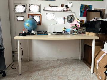 Scrivania + Scarpiera