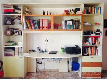Libreria con scrivania - Arredamento e Casalinghi In vendita a Modena