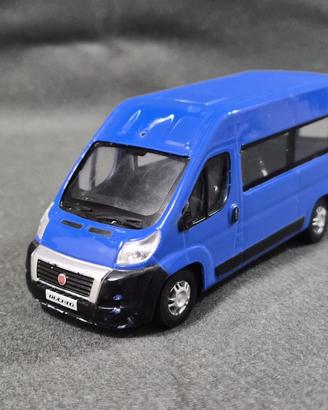 Modellino Fiat Ducato Minibus 1:43 Bburago - Usato