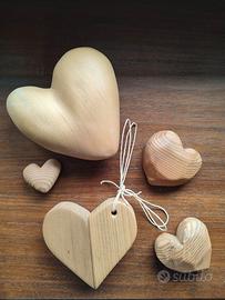 Cuori in legno fatti a mano