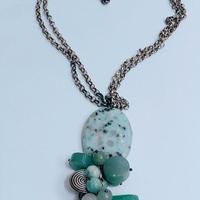 Collana con ciondolo in giadeite e agata