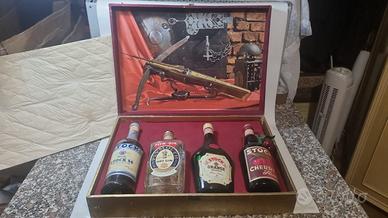 4 Bottiglie da collezione , confezione Stock