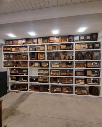 Libreria di legno componibile