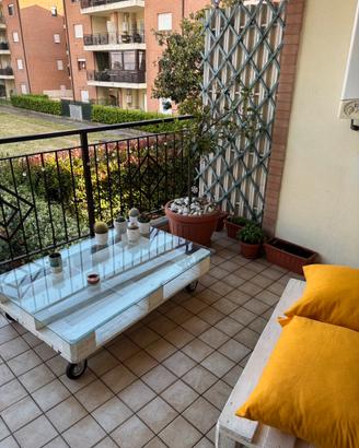 Divanetto e tavolino per esterni