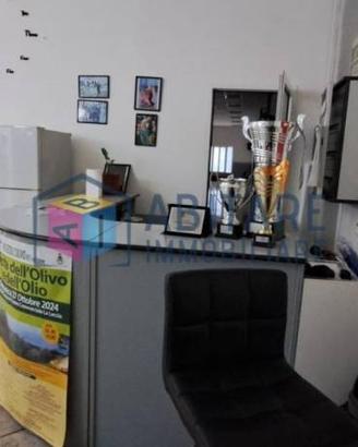 Immobile di 325 m² a Livorno
