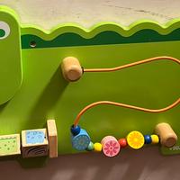 🐊 Pannello attività coccodrillo Viga – 90x33 cm