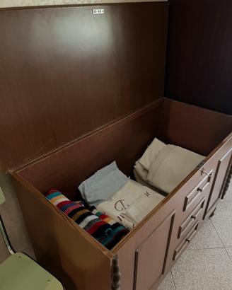 Cassapanca in legno con piedi finta cassettiera