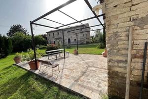 Rustico con annesso terreno