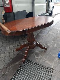 tavolo con gamba centrale