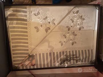 Lenzuolo matrimoniale Ricamato a mano