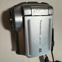 🎥 Videocamera Panasonic SDR-S150 con alimentat.