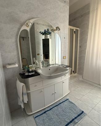 Arredo bagno classico moderno