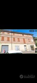 Fabbricato posto in centro su due piani