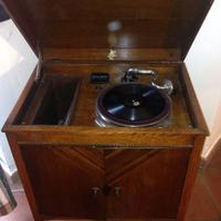 Grammofono  Prodotto in Inghilterra 1920
