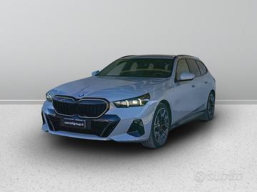 BMW Serie 5 G61 2024 Touring - 520d Touring U14200
