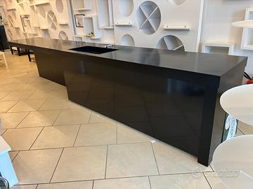 BANCONE NEGOZIO 5,5 metri  CON CASSETTIERA