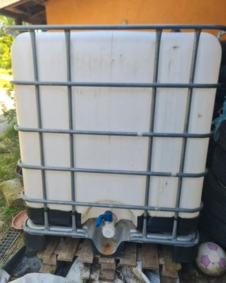 Cisterna IBC 1000 LITRI con pompa elettrica
