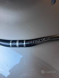 Manubrio race face next 35 carbonio