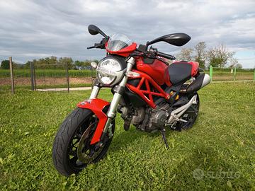 Ducati Monster 696 abs