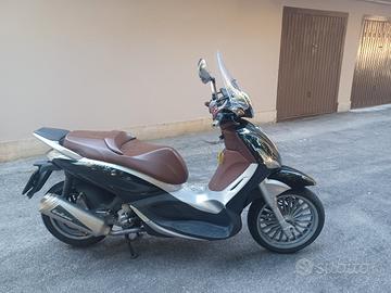 Beverly 300