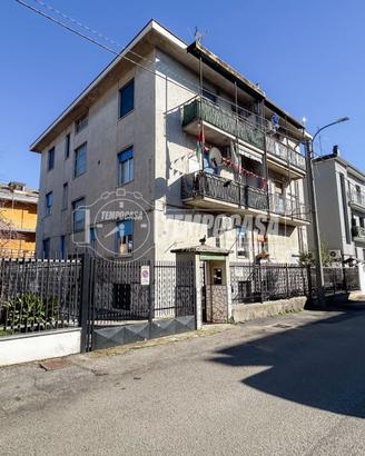 TRILOCALE CON BOX AUTO