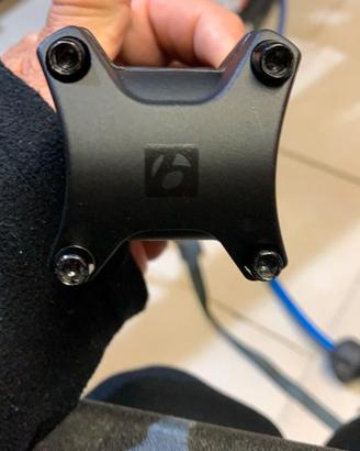 Attacco manubrio Bontrager Rhythm Comp 50mm