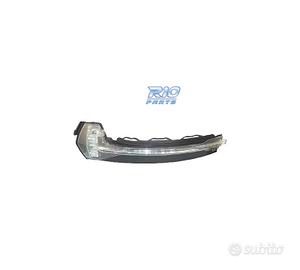 FANALE DIREZIONALE SINISTRO PER SPECCHIO AUDI A3 1