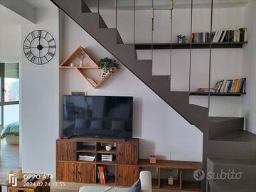 Mobile tv componibile in legno di abete