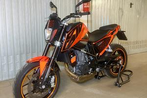 KTM Duke 690