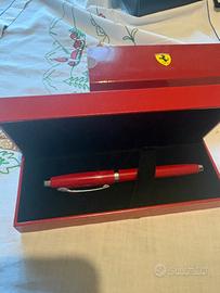 Penna stilografica Ferrari