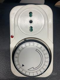 Interuttore Orario Giornaliero Timer