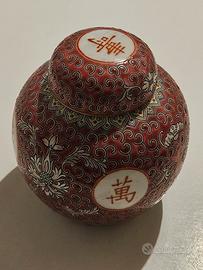 Urna in porcellana asiatica anni 50