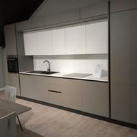 Cucina moderla doppia altezza da esposizione