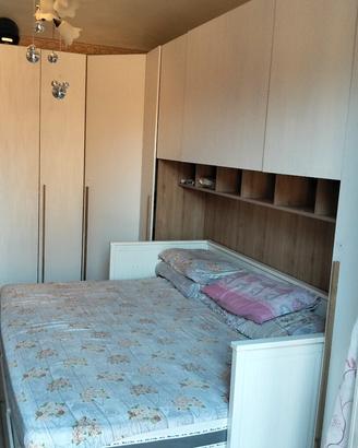 camera da letto con armadio ponte