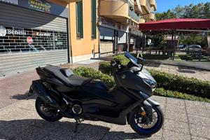 YAMAHA T-Max 560 TUTTO INCLUSO ANCHE PASSAGGIO!