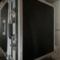 Valigia con coperchio asportabile