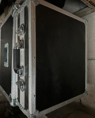 Valigia con coperchio asportabile