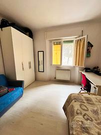 Camera singola porta a lucca