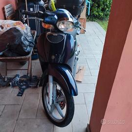 Scooter 50 Aprilia Scarabeo a benzina